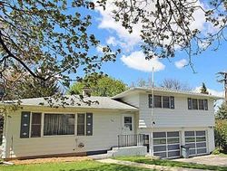 Pre-foreclosure Listing in N BAILEY AVE FREEPORT, IL 61032