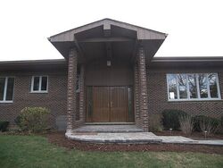 Pre-foreclosure in  N CHEROKEE DR Barrington, IL 60010