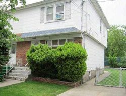 Pre-foreclosure Listing in 147TH RD ROSEDALE, NY 11422