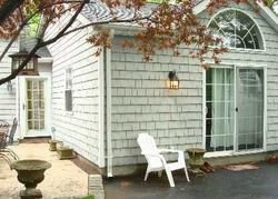 Pre-foreclosure in  LAKELAND AVE Babylon, NY 11702