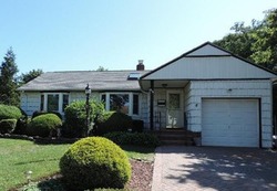 Pre-foreclosure Listing in BRYANT ST EAST MEADOW, NY 11554