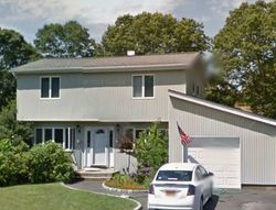 Pre-foreclosure Listing in TELLAR DR ISLIP TERRACE, NY 11752