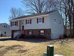 Pre-foreclosure Listing in LAWRENCE AVE LATHAM, NY 12110