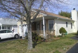 Pre-foreclosure Listing in WILLOW CT MANORVILLE, NY 11949