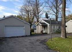 Pre-foreclosure in  WEMBRIDGE DR East Syracuse, NY 13057
