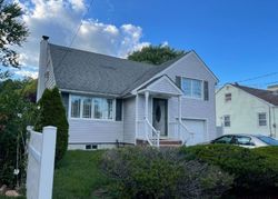  Hussa St, Linden NJ