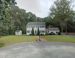 Pre-foreclosure in  MATTHEWS LN Cutchogue, NY 11935