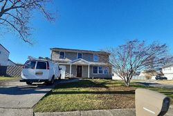 Pre-foreclosure in  LEAF AVE Central Islip, NY 11722