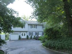 Pre-foreclosure Listing in AVERY RD WOODBURY, NY 11797