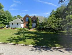 Pre-foreclosure in  LAKE LN Lake Grove, NY 11755