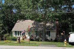 Pre-foreclosure in  CLAY PITTS RD East Northport, NY 11731