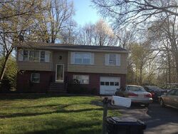 Pre-foreclosure in  HEATHER DR Somerset, NJ 08873