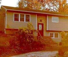 Pre-foreclosure in  CEDARWOOD ST Islip Terrace, NY 11752