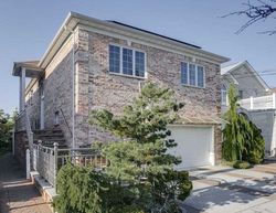 Pre-foreclosure Listing in 3RD AVE WHITESTONE, NY 11357