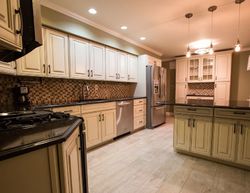 Pre-foreclosure in  ARLEIGH DR Albertson, NY 11507