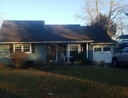 Pre-foreclosure Listing in CONNETQUOT RD OAKDALE, NY 11769