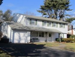 Pre-foreclosure in  DIX HILLS RD Huntington, NY 11743