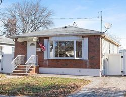 Pre-foreclosure in  BROOKFIELD AVE Staten Island, NY 10308
