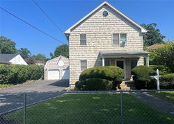 Pre-foreclosure in  ELM AVE Glen Cove, NY 11542