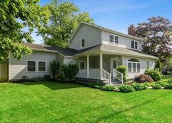 Pre-foreclosure in  HELEN AVE Smithtown, NY 11787