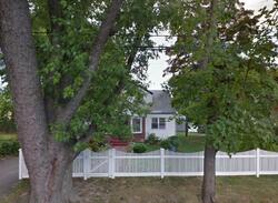 Pre-foreclosure in  PINEVIEW BLVD Central Islip, NY 11722