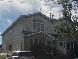 Pre-foreclosure in  POND ST Staten Island, NY 10309