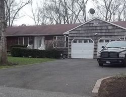 Pre-foreclosure in  NESAQUAKE TRL Ridge, NY 11961