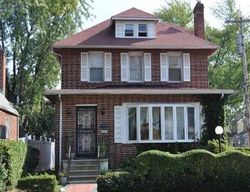 Pre-foreclosure in  119TH AVE Saint Albans, NY 11412
