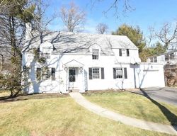 Pre-foreclosure in  SALEM RD Roslyn Heights, NY 11577