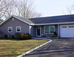 Pre-foreclosure Listing in NORWALK AVE MEDFORD, NY 11763