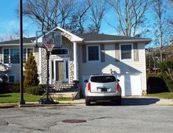 Pre-foreclosure Listing in BELAIR CT OLD BETHPAGE, NY 11804