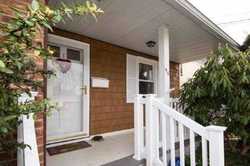 Pre-foreclosure in  KANE PL North Babylon, NY 11703