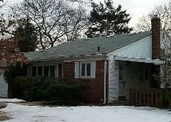 Pre-foreclosure Listing in PLITT AVE FARMINGDALE, NY 11735