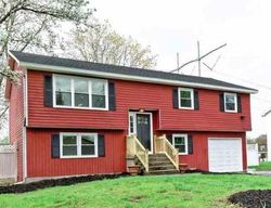 Pre-foreclosure Listing in ELLENDALE AVE SELKIRK, NY 12158