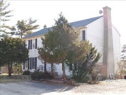 Pre-foreclosure in  PONQUOGUE AVE Hampton Bays, NY 11946