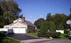 Pre-foreclosure in  KENNEDY LN West Islip, NY 11795