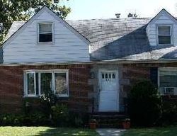 Pre-foreclosure Listing in ROOSEVELT ST FRANKLIN SQUARE, NY 11010