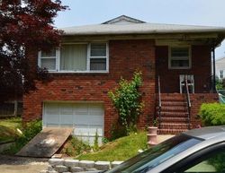 Pre-foreclosure in  WILLOW RD W Staten Island, NY 10314