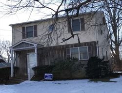 Pre-foreclosure in  CROSS ST Sea Cliff, NY 11579