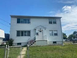 Pre-foreclosure in  BERGEN TPKE Ridgefield Park, NJ 07660