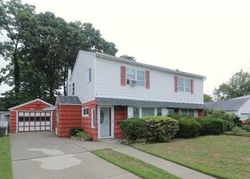 Pre-foreclosure Listing in BRETTON RD VALLEY STREAM, NY 11580