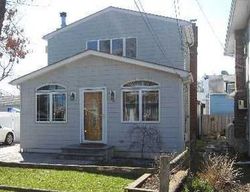 Pre-foreclosure Listing in CHARLES PL BAYVILLE, NY 11709