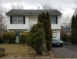 Pre-foreclosure in  DRAKE AVE Middlesex, NJ 08846