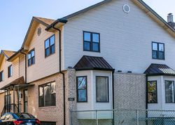  N Kedvale Ave Apt D, Chicago IL