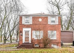 Pre-foreclosure in  E 95TH PL Chicago, IL 60617