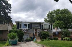 Pre-foreclosure in  S VAIL AVE Arlington Heights, IL 60005