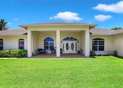 Pre-foreclosure Listing in OVERLOOK DR FORT MYERS, FL 33919