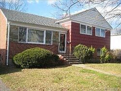 Pre-foreclosure in  KATHLEEN DR Syosset, NY 11791