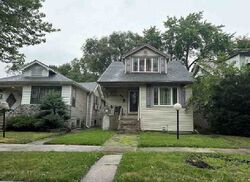 Pre-foreclosure in  E 101ST ST Chicago, IL 60628