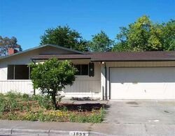 Pre-foreclosure in  QUEENS RD Concord, CA 94519